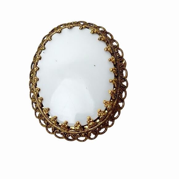 Vintage Cabochon Brooch White Glass Gold Tone Dog Tooth Prongs Filigree Large - Picture 1 of 12